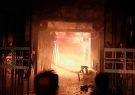 خسارت ۱۰۰ درصدی به ۲۰ باب مغازه در آتش سوزی پاساژ شهر سرابله