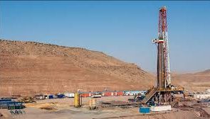 بهره برداری از طرح توسعه میدان نفتی آذر آغاز شد