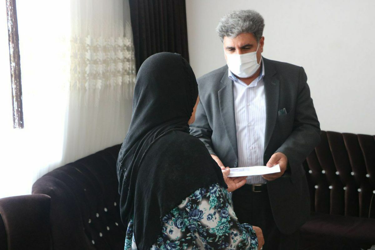 هدیه نقدی به ۸۵۰ خانواده مددجوی سادات در ایلام پرداخت شد