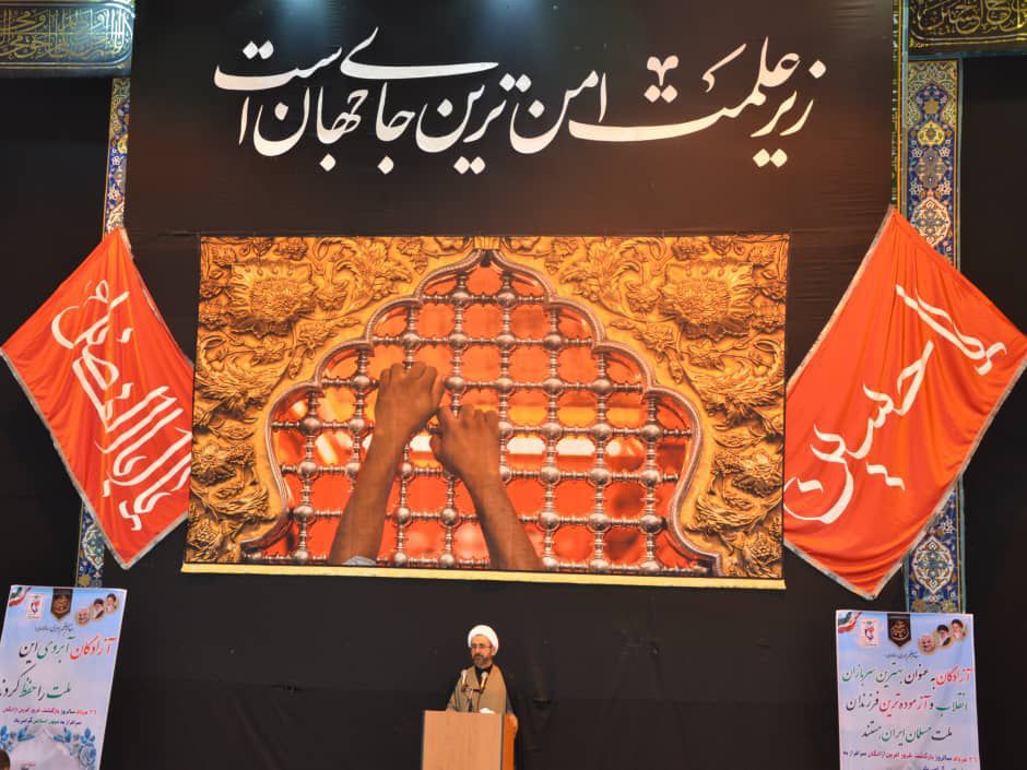 همه انسان ها مدیون قیام امام حسین(ع) هستند/ ایستادگی آزادگان مایه افتخار تاریخ ایران است