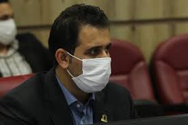 در آینده واکسیناسیون کرونا اجباری می‌شود/ تزریق بیش از ۲۴۱ هزار دُز واکسن در ایلام
