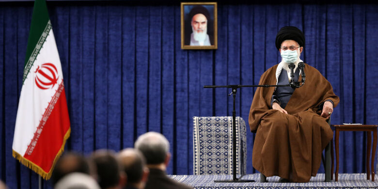 اگر حقایق را روایت نکنید دشمن با دروغ و تحریف جای ظالم و مظلوم را عوض می‌کند