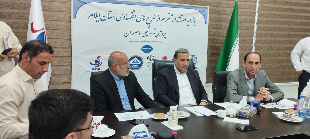 نیروهای شاغل در شرکت‌های نفت و گاز و پتروشیمی استان باید بومی باشند