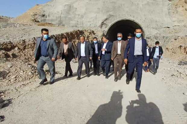 معاونان وزیر کشور از زیرساخت های اربعین در ایلام بازدید کردند/ بهره برداری از تونل شماره یک ایلام-مهران تا اربعین امسال