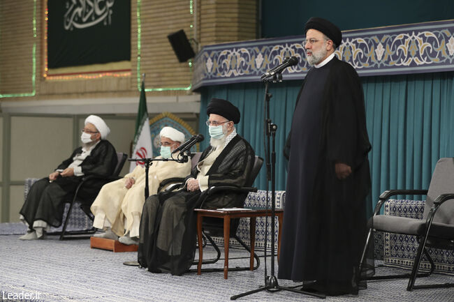 ایستادیم و پیش رفتیم؛ غلط میکند کسی فکر کندن درخت تناور جمهوری اسلامی را هم بکند