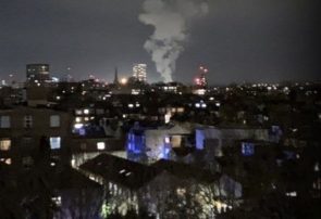 انفجار مهیب لندن را لرزاند/ ابر مرموز در آسمان لندن شکل گرفت