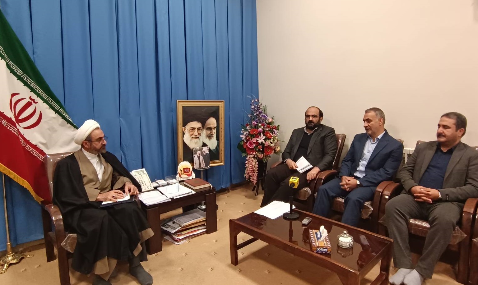 استان ایلام مورد عنایت ویژه بنیاد ۱۵ خرداد قرار گیرد/ این استان حق بزرگی بر عهده مسئولان و نهادهای انقلابی دارد