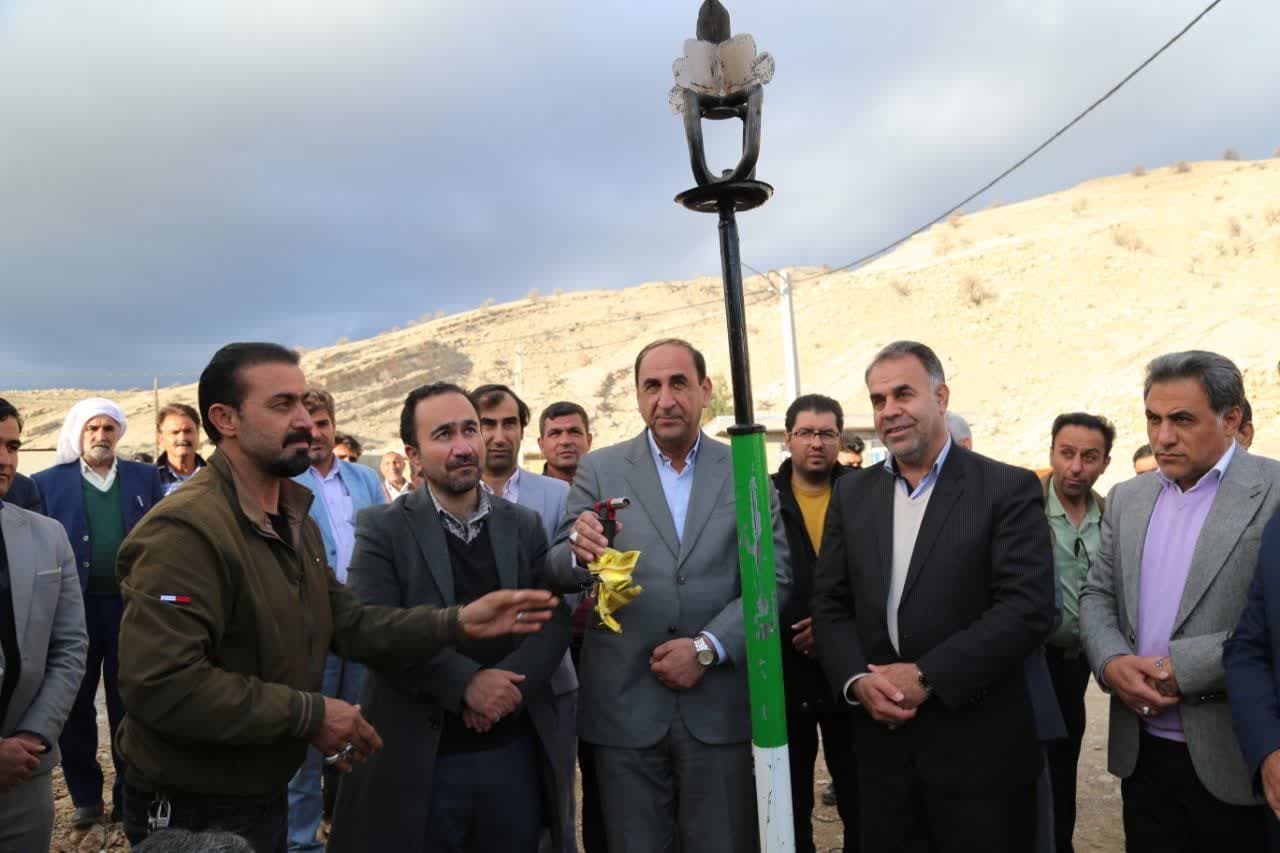۳ روستا و ۳ واحدصنعتی در آبدانان گازدار شد/ گاز به آخرین روستاهای دارای قابلیت گازرسانی آبدانان رسید
