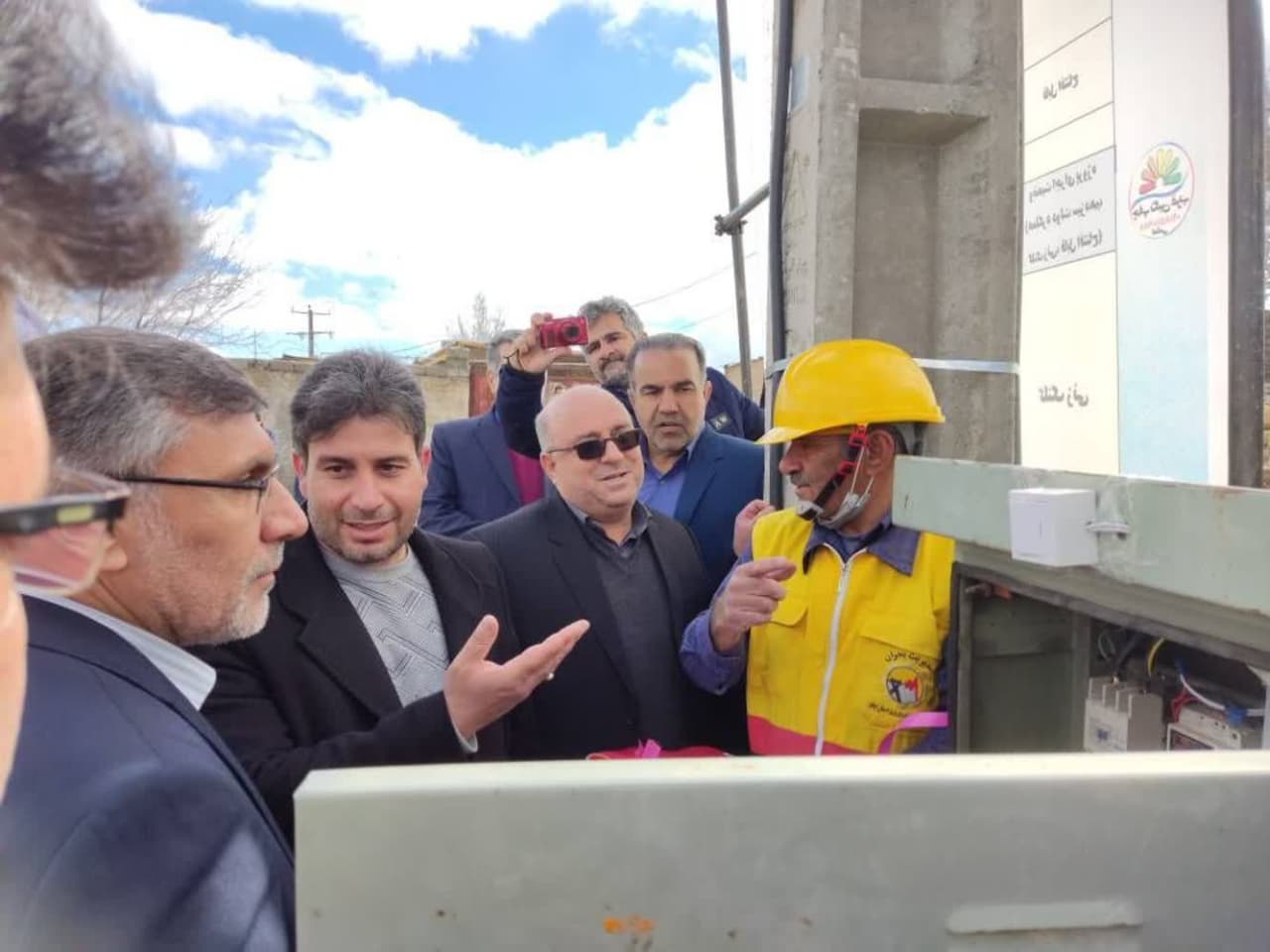 کلنگ زنی و افتتاح ۱۷ پروژه توزیع برق در شهرستان ایوان
