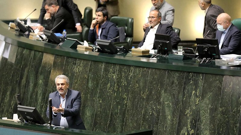 فاطمی امین از وزارت صمت برکنار شد