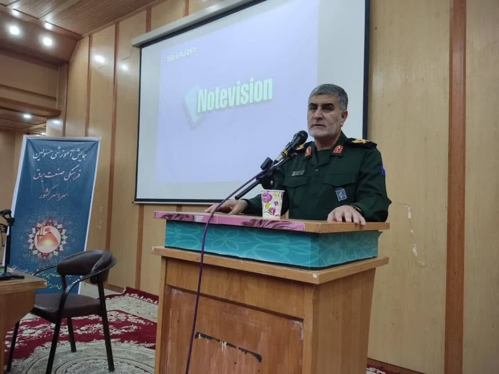 شرکت توزیع برق جلوتر از بقیه در اربعین پای کار بود