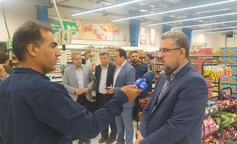 کشف ۳۰۰ کیلوگرم آرد خارج شبکه در طرح نظارت شبانه تعزیرات حکومتی ایلام