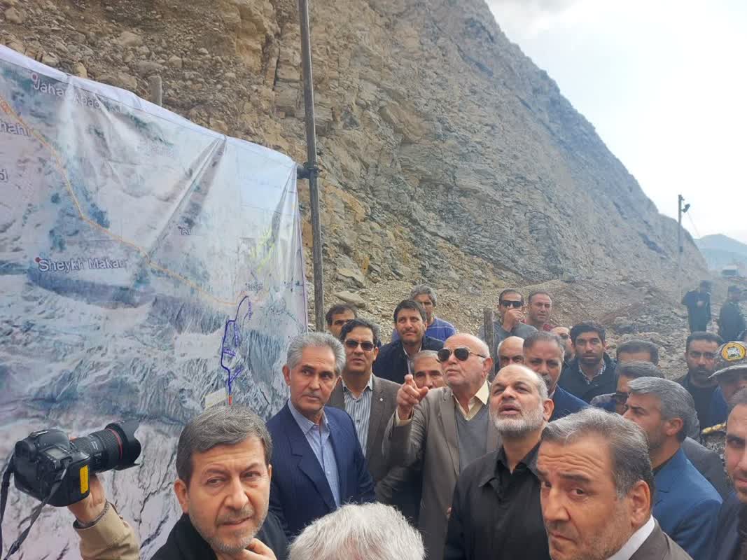 اتمام عملیات لاینینگ(پوشش بتونی دیوار و سقف) تونل بزرگ کبیرکوه و سایر تونلهای  مسیر
