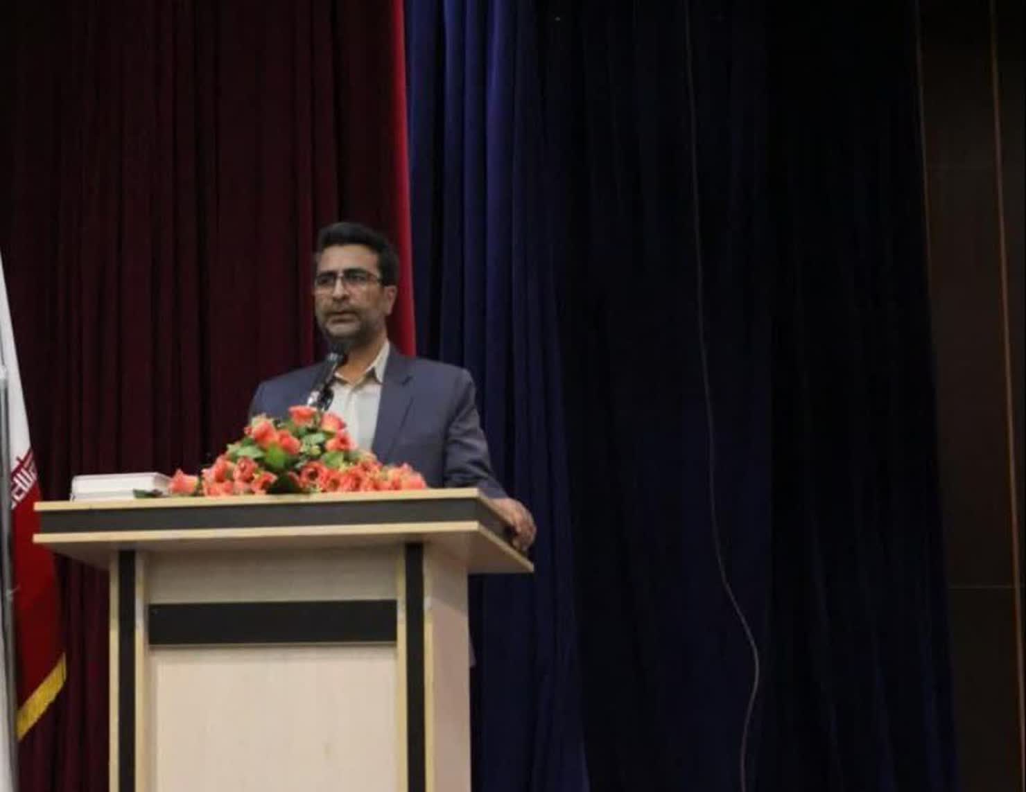 الگو پذیری دانش آموزان از مربیان خود در برپایی نماز و فرایض عبادی/ نماز از مهمترین عوامل  تاثیر بر روح وروان انسان است