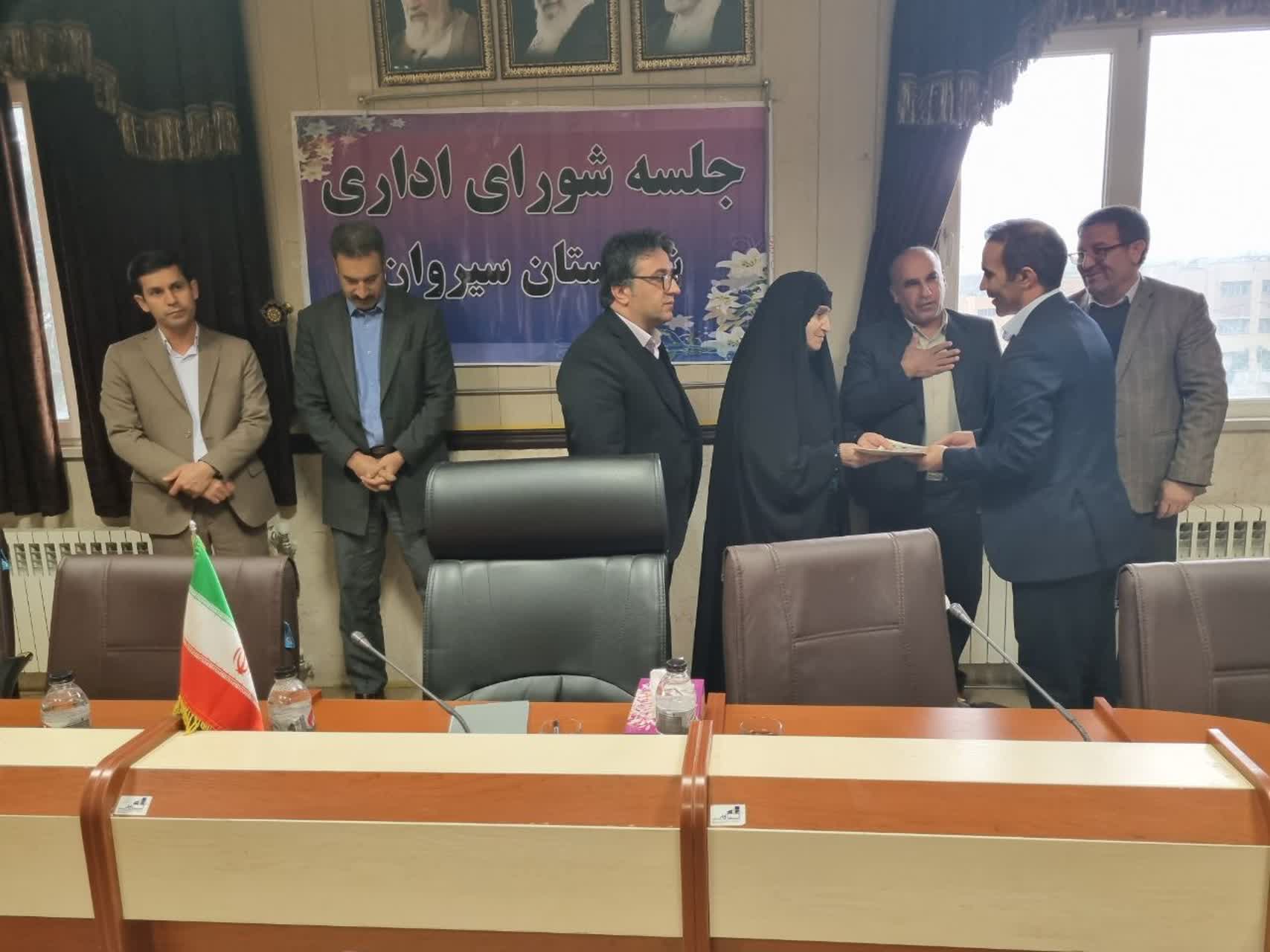 مسئولان امانتدار خون شهدا هستند