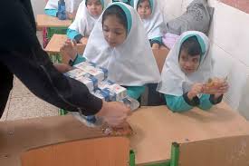 توزیع شیر رایگان در بین دانش آموزان مقطع ابتدایی ایلام آغاز شد