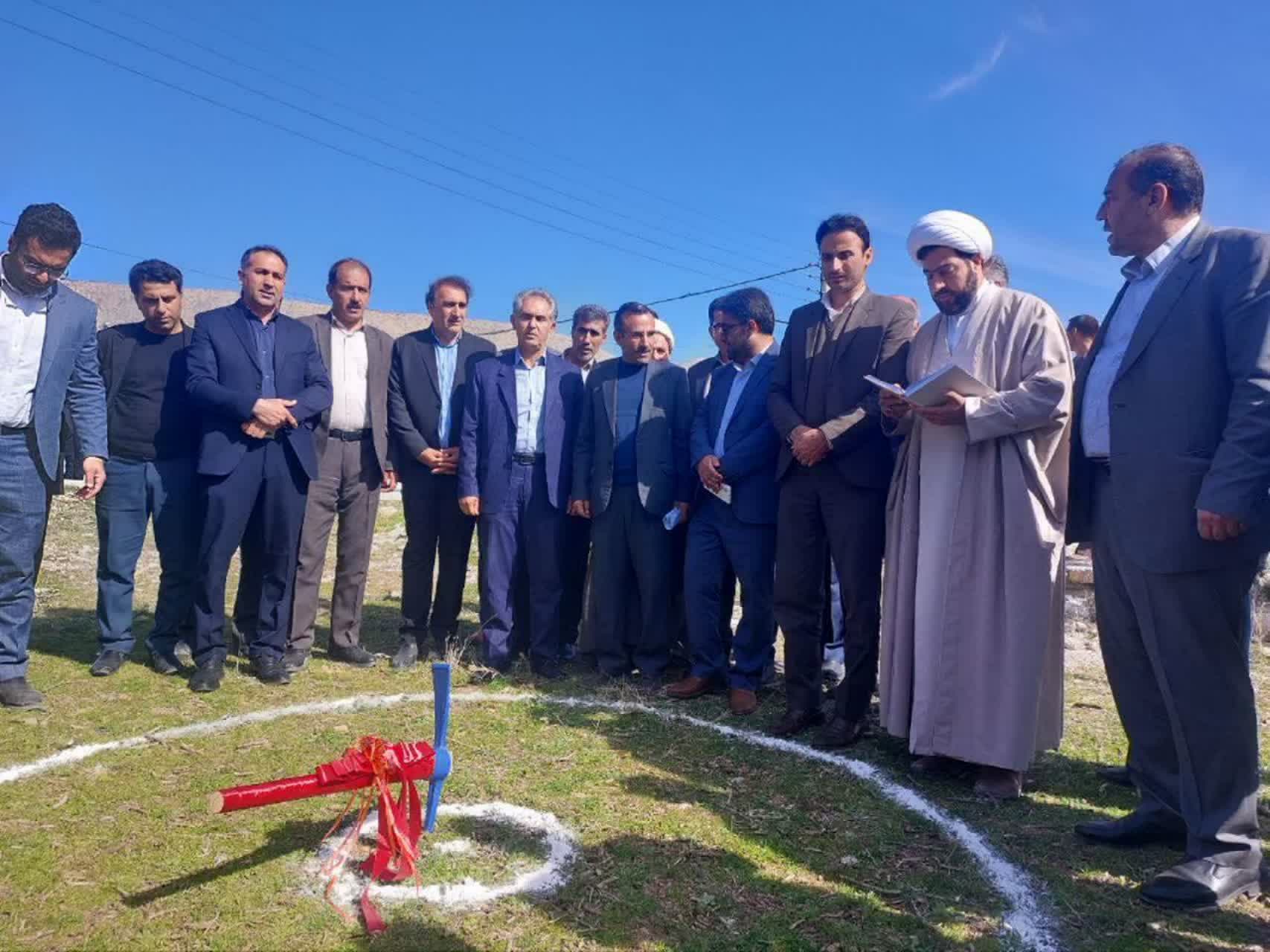 پروژه ۴۰ واحدی طرح نهضت ملی مسکن استان ایلام کلنگ‌زنی شد