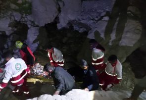 نجات مصدوم ۴۰ ساله در ارتفاعات منطقه النج کبیرکوه توسط نجاتگران هلال احمر