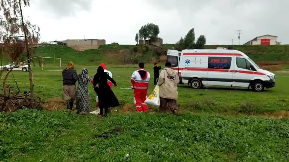 نجات جان مادر باردار توسط نجاتگران هلال احمر در شهرستان دره شهر