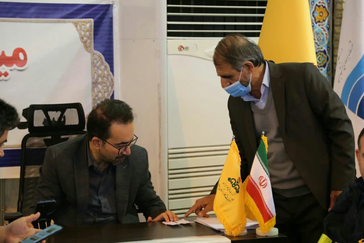 برپایی میز خدمت شرکت گاز استان در نماز جمعه ایلام