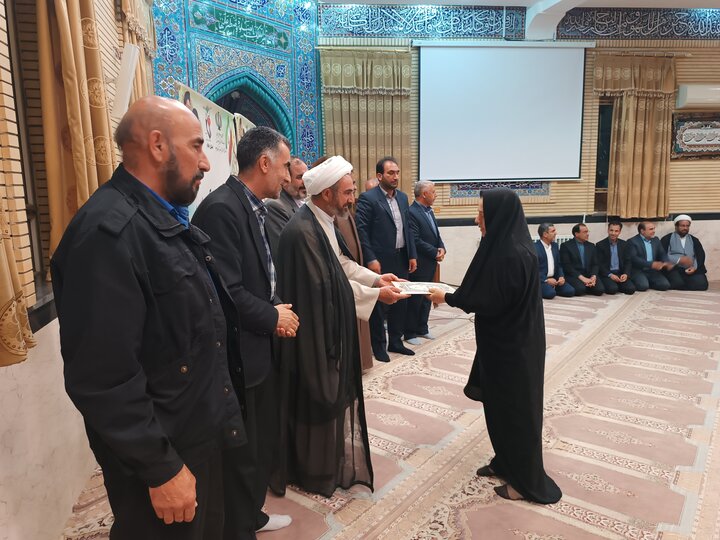 تجلیل از ۲۲ خانواده شهید فرهنگی ایلام در «سه شنبه های شهدایی»