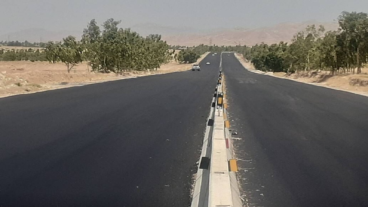 ۹۱۵ کیلومتر روکش آسفالت راه‌های ایلام انجام شد