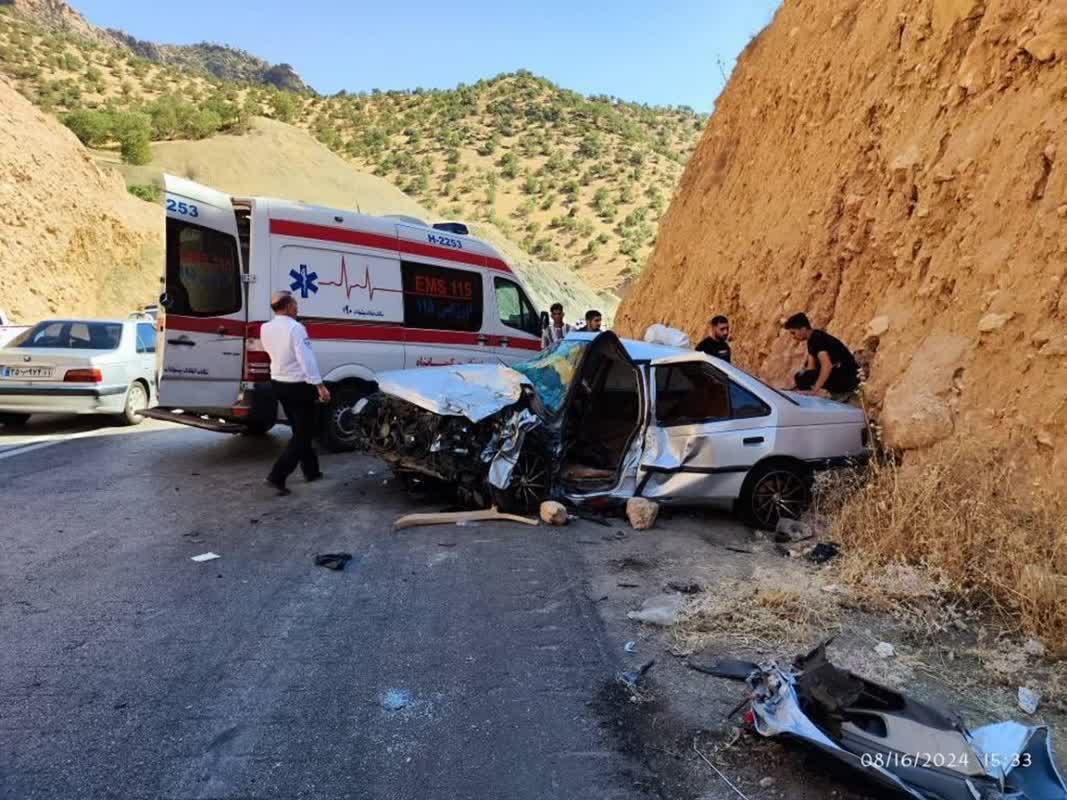 هفت مصدوم در تصادف پژو با تندر در محور تنگ قیر
