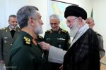 اعطای «نشان فتح» به سردار حاجی‌زاده توسط فرمانده‌کل قوا