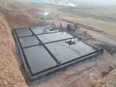 شروع عملیات احداث مخزن آب ۵۰۰ مترمکعبی روستای «سنگ سفید» و «لتاب» در بخش شباب شهرستان چرداول