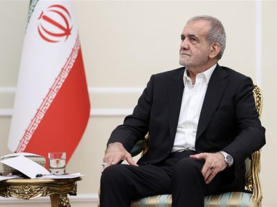بررسی راه‌حل مشکلات اقتصادی در جلسه پزشکیان با رهبر انقلاب
