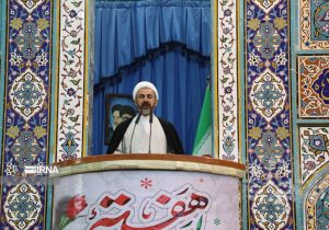 تنها راه مقابله با استکبار جهانی، مقاومت و پایداری است