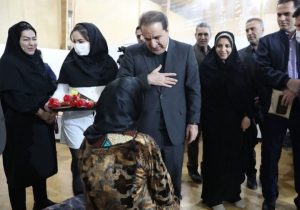استاندار ایلام از مادران سالمند ایلامی تجلیل به عمل آورد