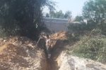 ریشه درختان اکالیپتوس مانع رسیدن آب شرب به بیش از ۵۰ مشترک در روستای “پتک دیناروند” شد