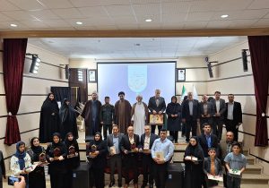 نوای سرخ شعر در غرب ایران طنین‌انداز شد
