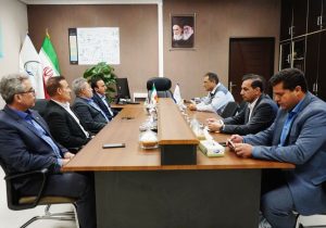 بانک ملی در کنار پتروشیمی ایلام قرار دارد