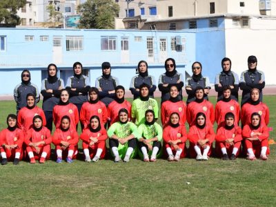 پیروزی افتخارآمیز تیم ۱۰ نفره فوتبال بانوان پالایش گاز ایلام در کردستان