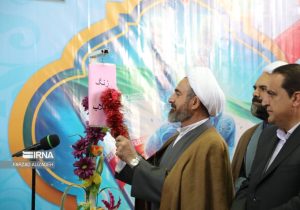 طنین زنگ انقلاب در مدارس ایلام؛ ۱۲۰۰ مدرسه به استقبال دهه فجر رفتند