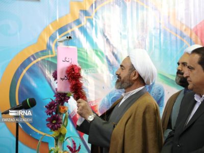 طنین زنگ انقلاب در مدارس ایلام؛ ۱۲۰۰ مدرسه به استقبال دهه فجر رفتند