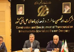 همتی: پیمانکاران بیش از دو هزار میلیارد تومان طلب دارند/ تأکید بر رفع معارضین و تأمین منابع برای جلوگیری از کندی پروژه‌ها