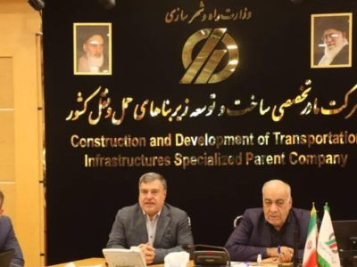 همتی: پیمانکاران بیش از دو هزار میلیارد تومان طلب دارند/ تأکید بر رفع معارضین و تأمین منابع برای جلوگیری از کندی پروژه‌ها