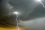 پیش‌بینی باد شدید، رعد و برق و تگرگ در استان ایلام