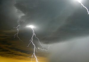 پیش‌بینی باد شدید، رعد و برق و تگرگ در استان ایلام