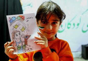 گزارش تصویری/ فعالیت ایستگاه فرهنگی و هنری «فرزندان ایلام، راویان ایران» در تجمعات شبانه ایلام