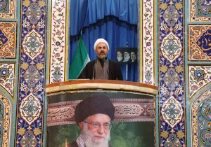 زیر سوال بردن تیم مذاکره‌کننده کمک به دشمن است