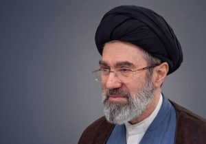 هر کار تفرقه انگیزی از هر فردی با هر جایگاهی در جهت مقصود دشمن است